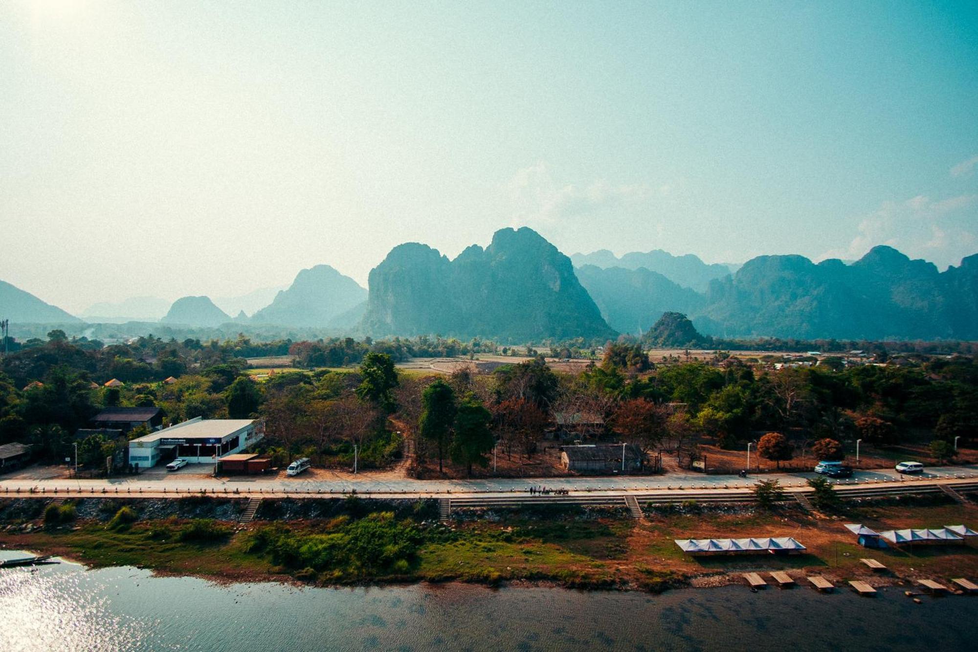 The Elephant Crossing Hotel Vang Vieng Eksteriør billede
