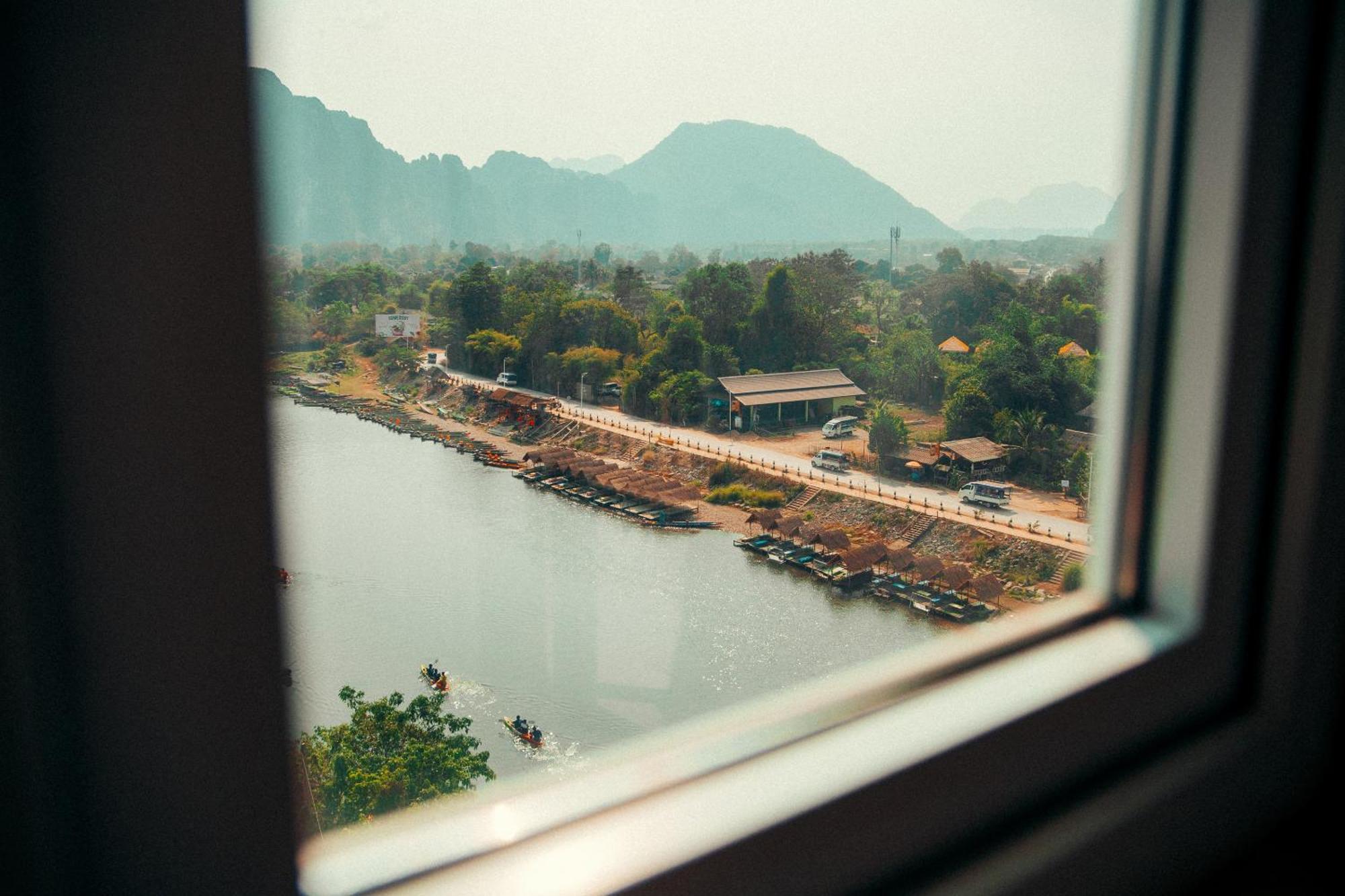 The Elephant Crossing Hotel Vang Vieng Eksteriør billede